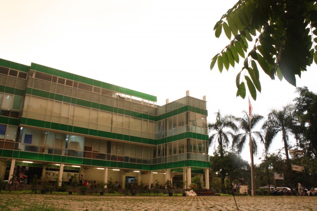 kampus unas pejaten